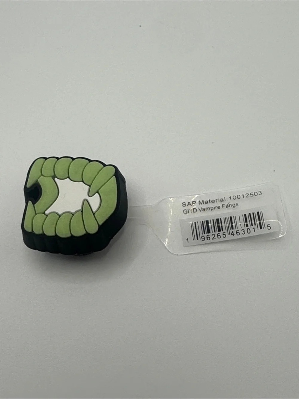 NWT Crocs Jibbitz Glow in the dark Vampire Fangs
